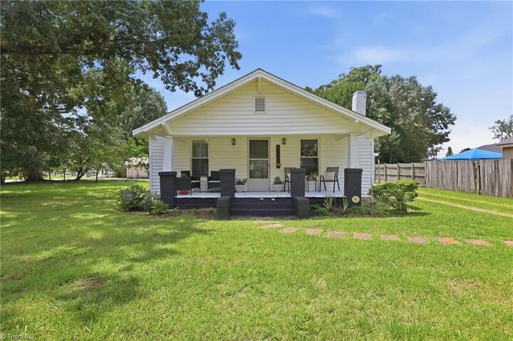 Property Photo:  106 Crestwood Circle  NC 27260 