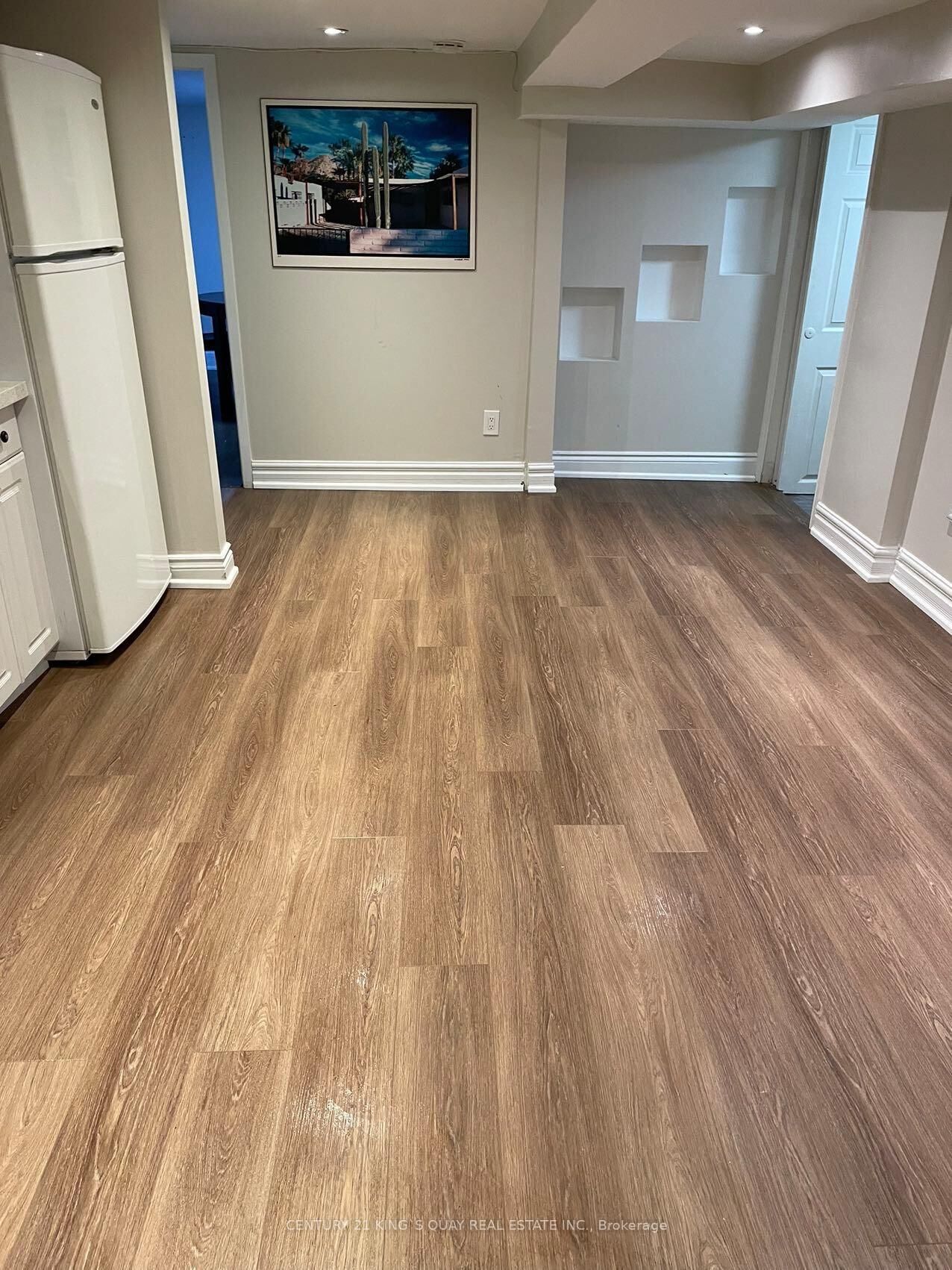 Photo de la propriété:  154 Sorauren Avenue Lower  ON M6R 2E5 