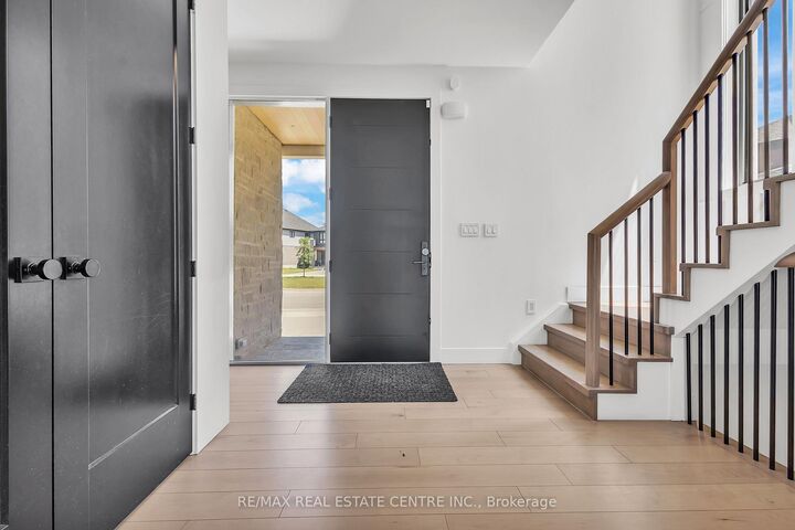 Property Photo: 920 Thomas Pedder Court ON N2P 0C2