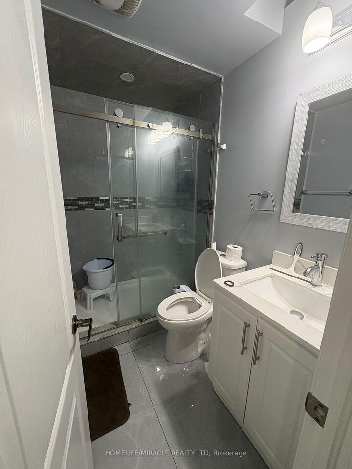 Property Photo: 8 Midmorning Road ON L6X 5P7