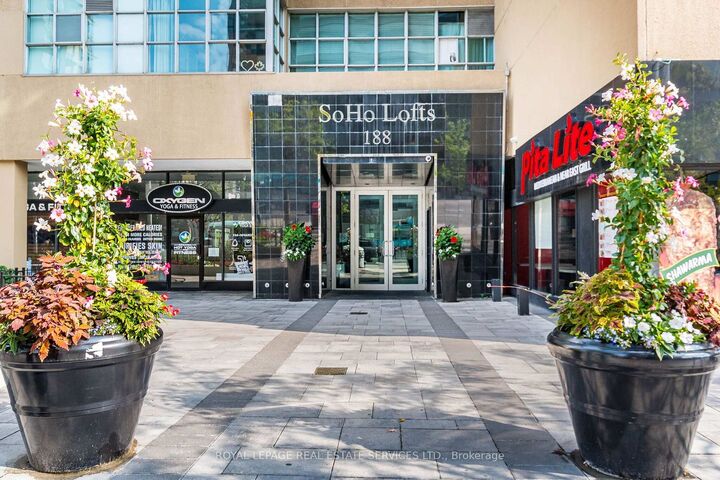 Photo de la propriété: 188 Eglinton Avenue E 508 ON M4P 2X7
