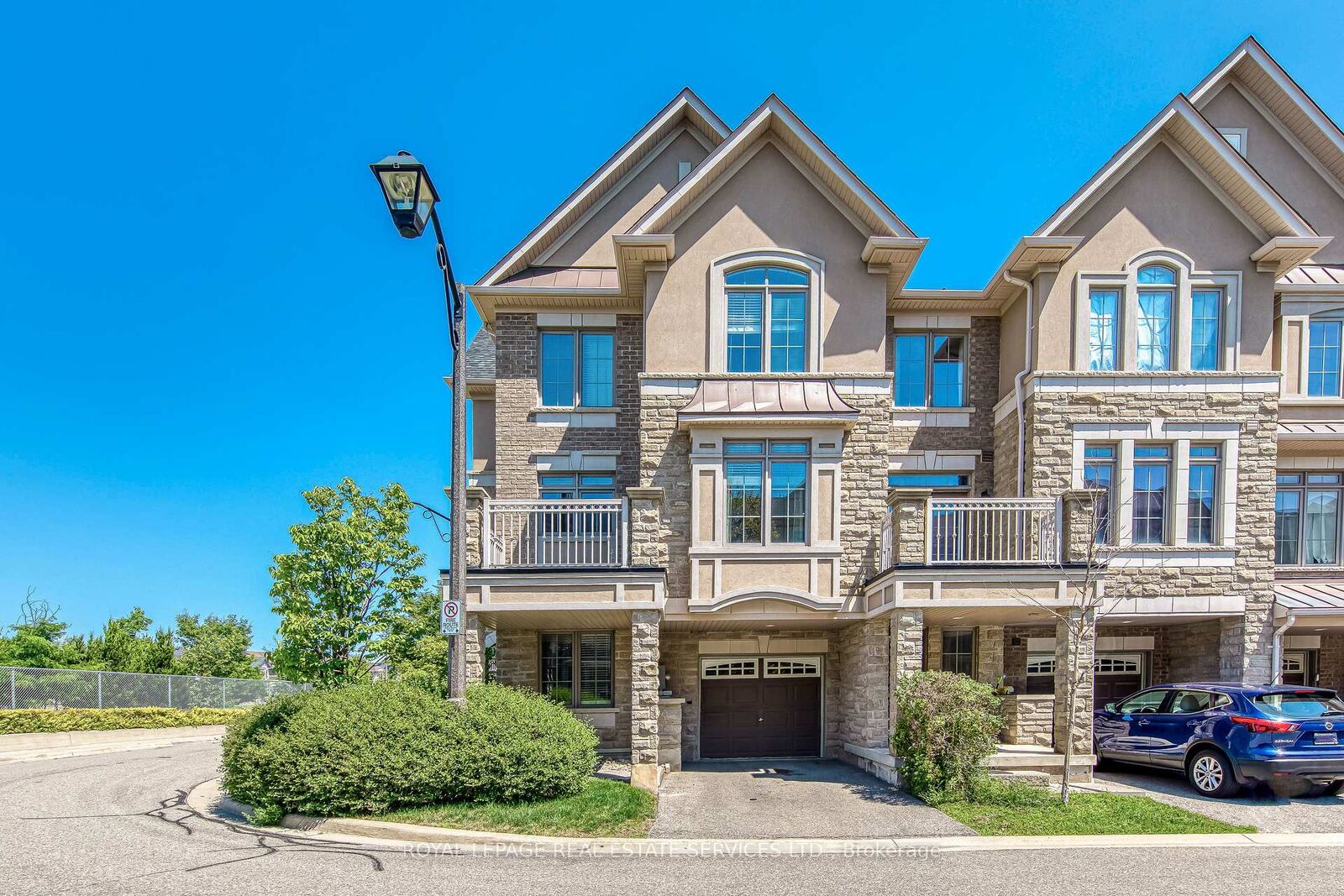 Property Photo:  2435 Greenwich Drive 35  ON L6M 0S4 