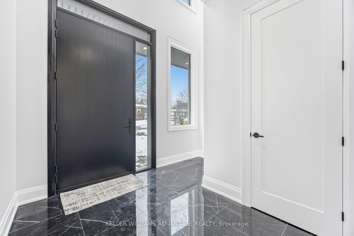 Property Photo:  711 Hillview Crescent  ON L1W 2R6 