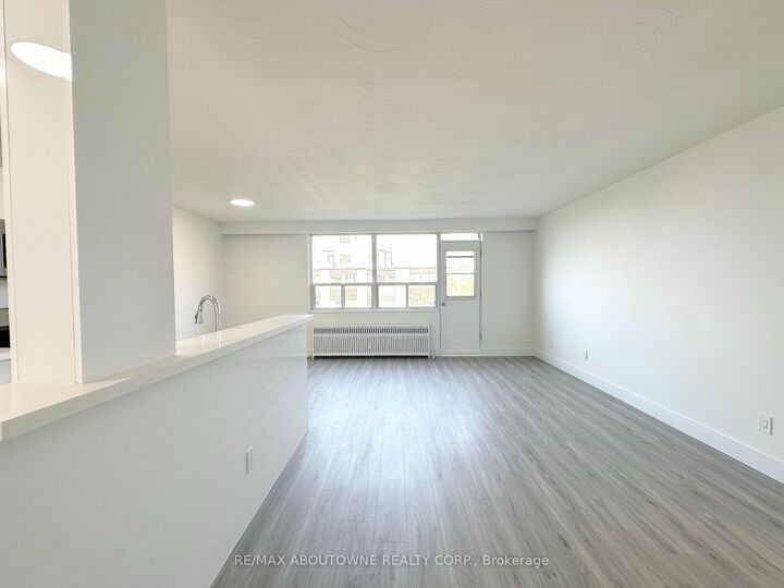 Property Photo:  79 Jameson Avenue 716  ON M6K 2V3 