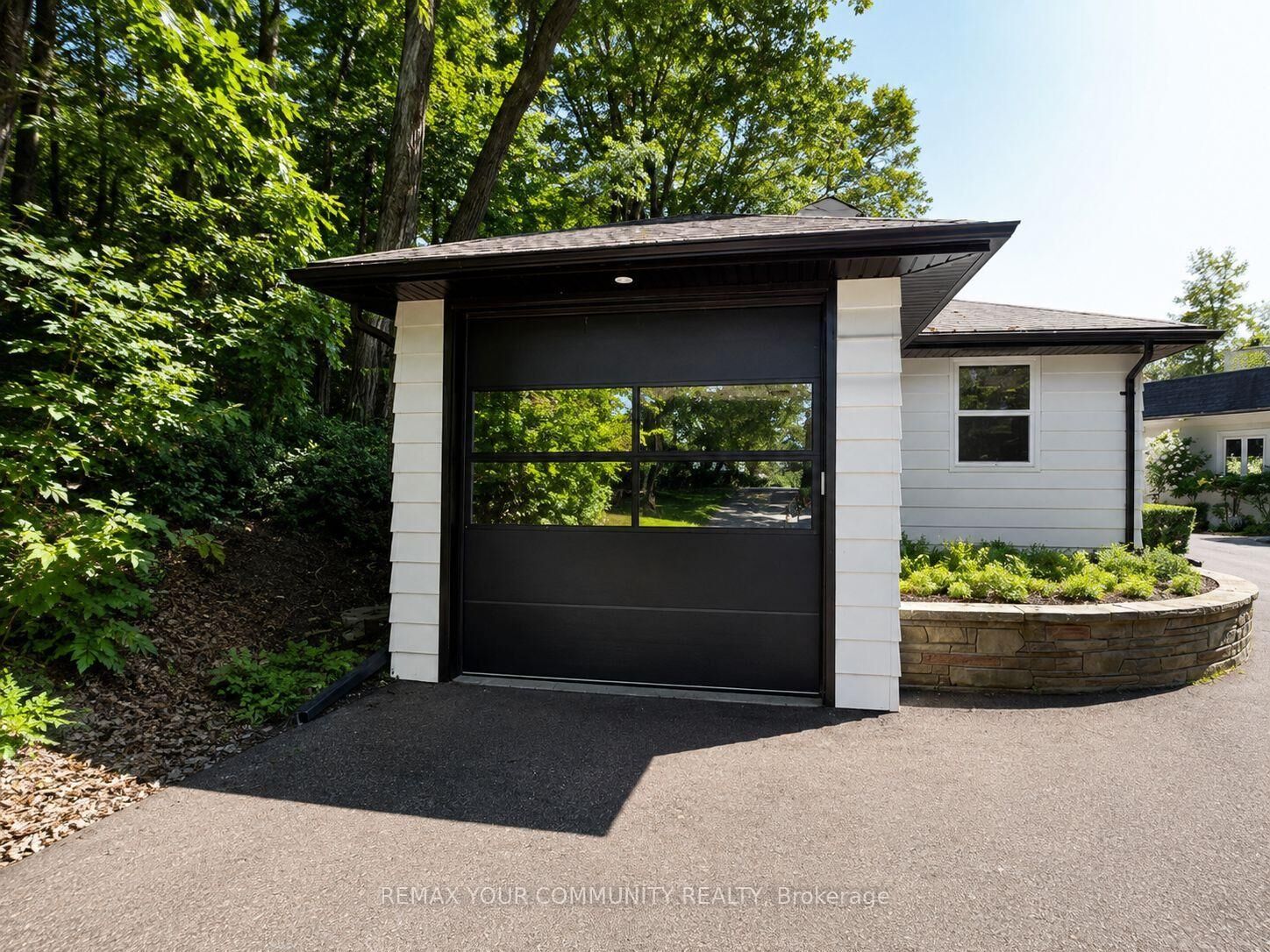 Property Photo:  669 Old Bathurst Coach House Street  ON L3X 3A6 