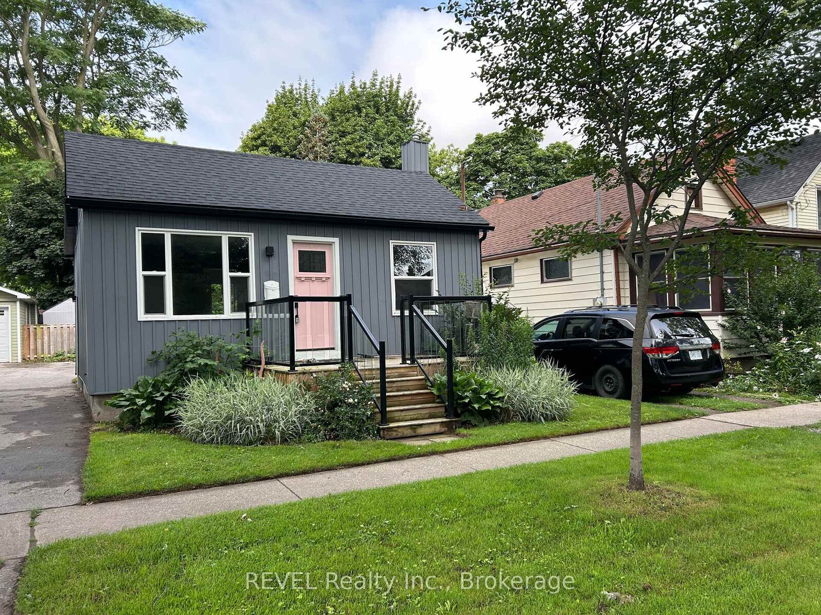 Property Photo: 43 Wiley Street ON L2R 4G1