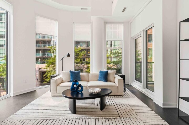 Property Photo: 121 St Patrick Street 201 ON M5T 3C1