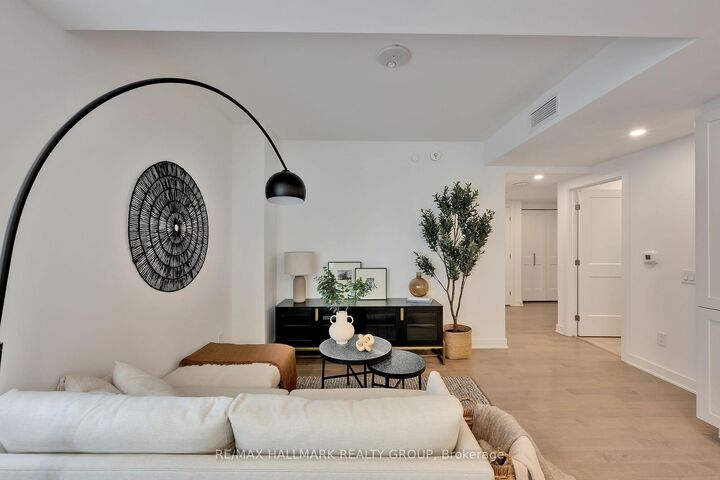 Property Photo:  340 Queen Street 306  ON K1R 0G1 