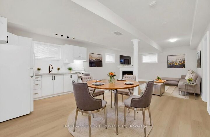Property Photo: 125 Sovereign's Gate Lower ON L4N 0Y9