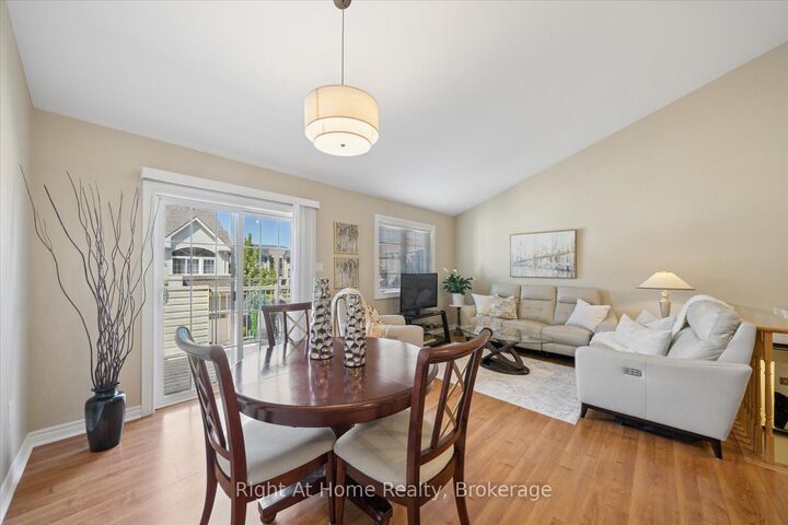Property Photo:  17 Wicker Park Way  ON L1R 0C8 