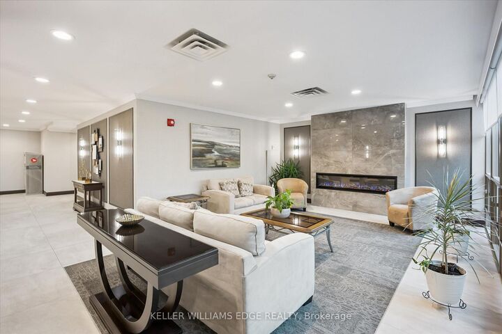 Property Photo: 5080 Pinedale Avenue 1105 ON L5L 5V7