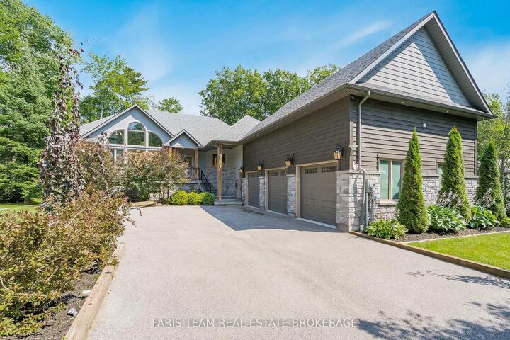 Property Photo: 7 Duquette Court ON L9M 0H3