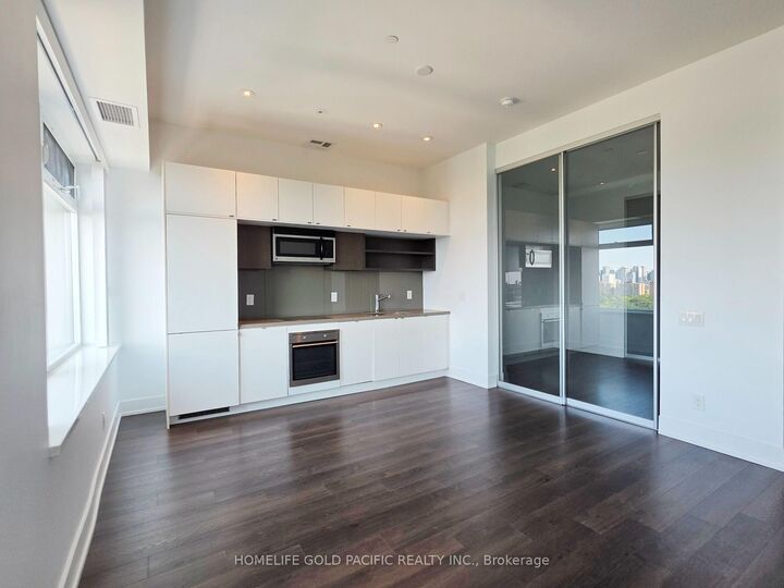 Photo de la propriété:  111 St. Clair Avenue W 1222  ON M4V 1N5 