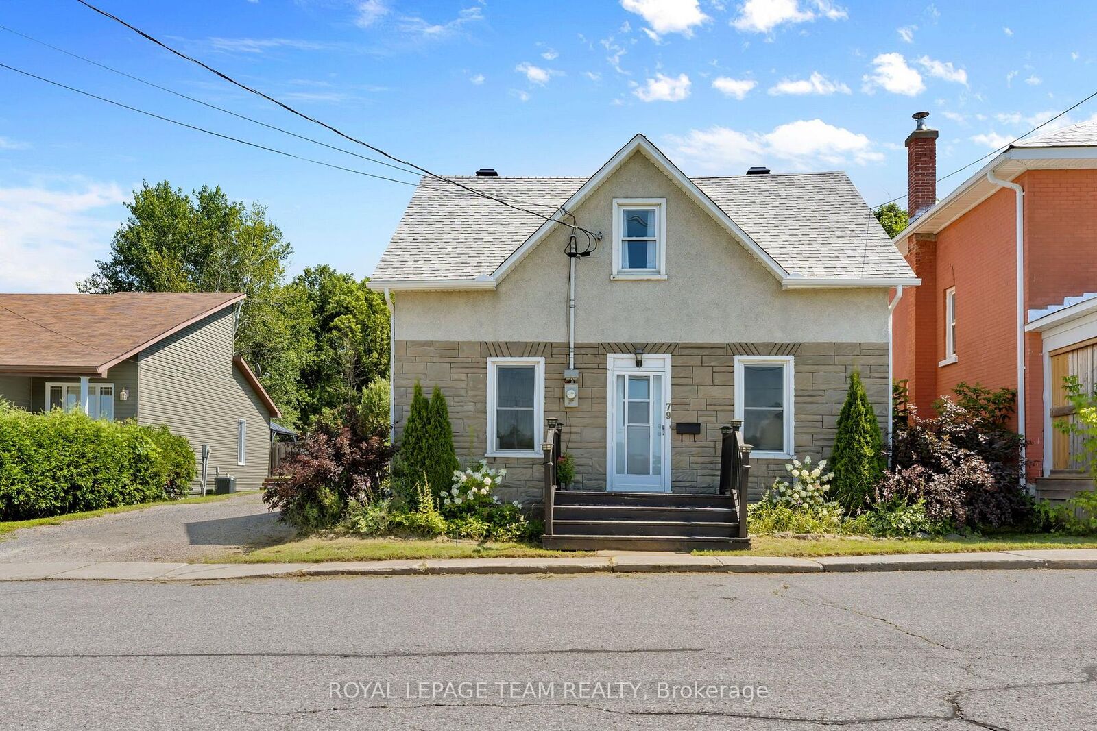 Property Photo: 79 Mutual Avenue ON K7V 3R4