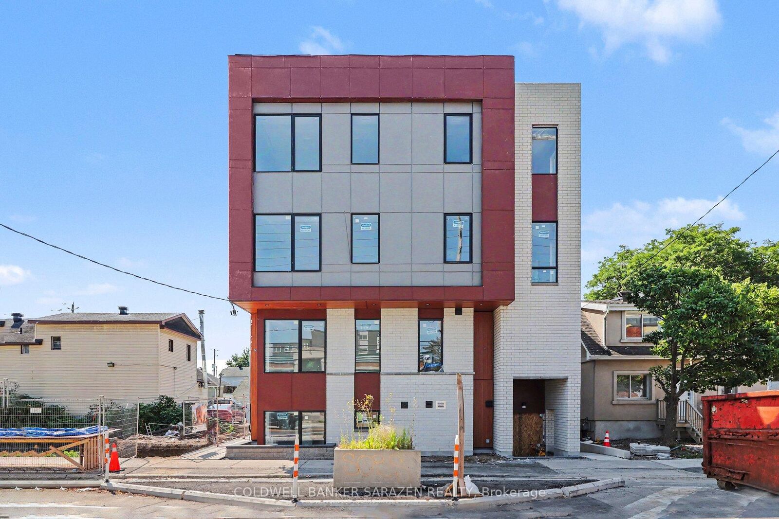 Property Photo: 42 McArthur Avenue 201 ON K1L 6R2