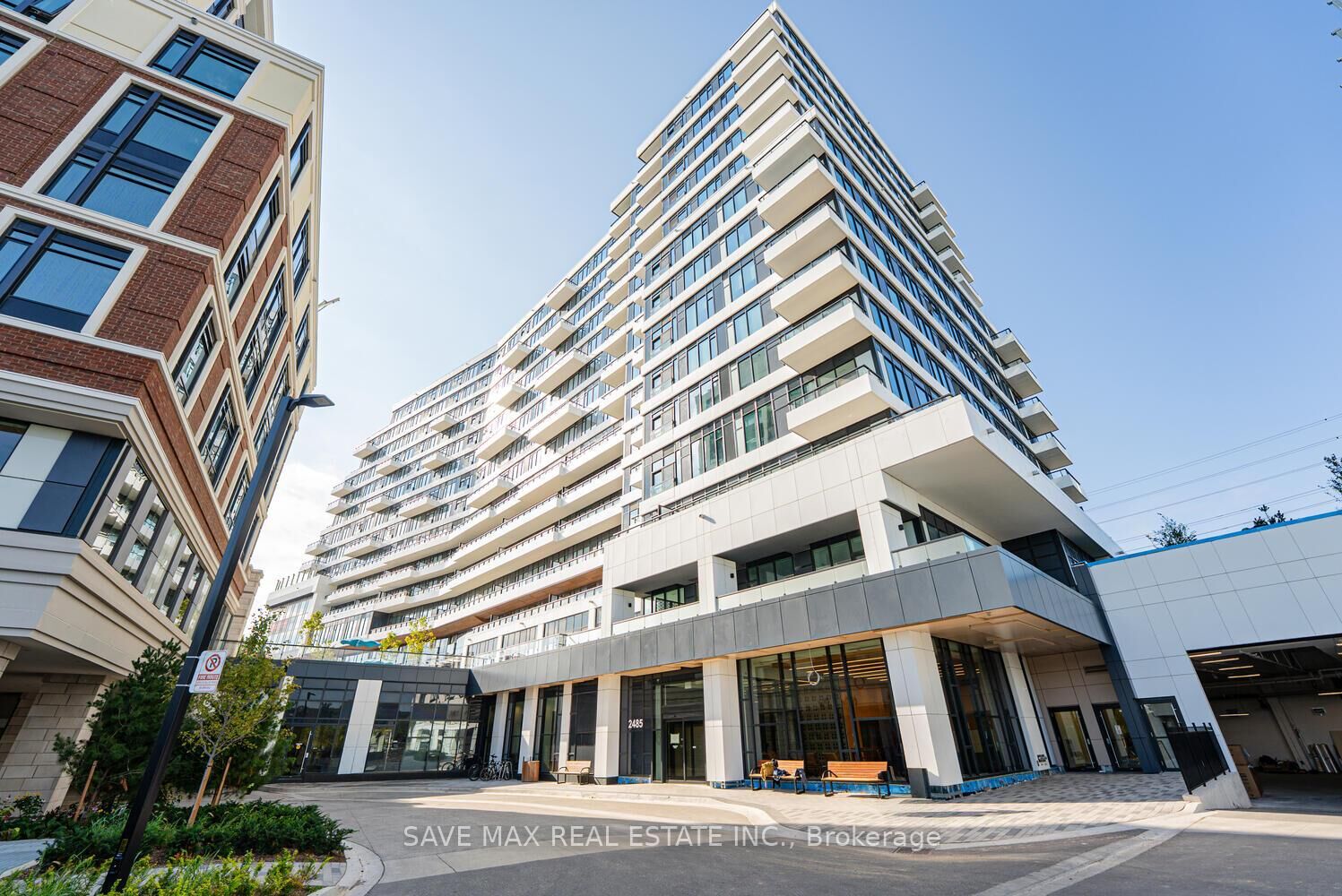 Property Photo: 2485 Eglinton Avenue W 402 ON L5M 2V8