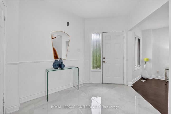 Property Photo: 205 Hupfield Trail ON M1B 4N9