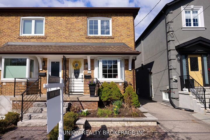 Property Photo: 154 Blantyre Avenue ON M1N 2R5