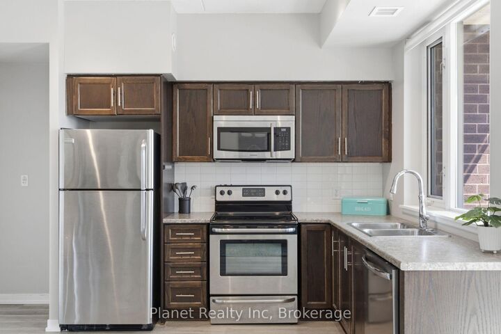 Property Photo:  5 Gordon Street 406  ON N1H 4G8 