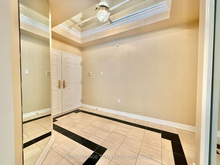 Property Photo: 1480 Riverside Drive 205 ON K1G 5H2
