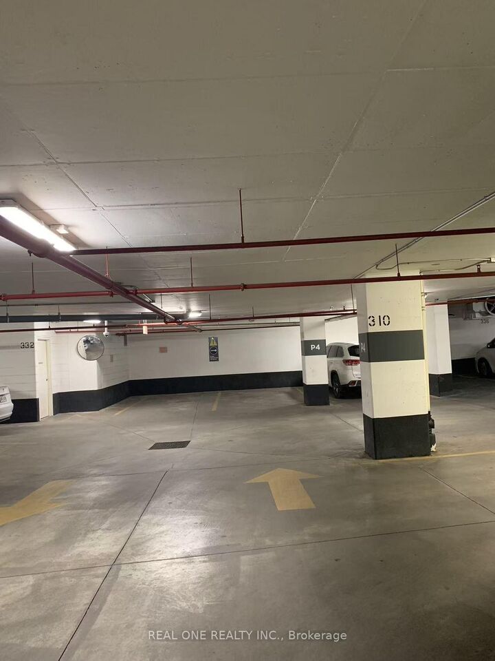 Property Photo:  386 Yonge Street P4-334  ON M5B 0A5 