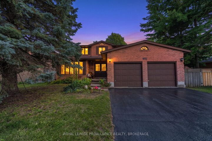 951 Newcastle Street — photo 1