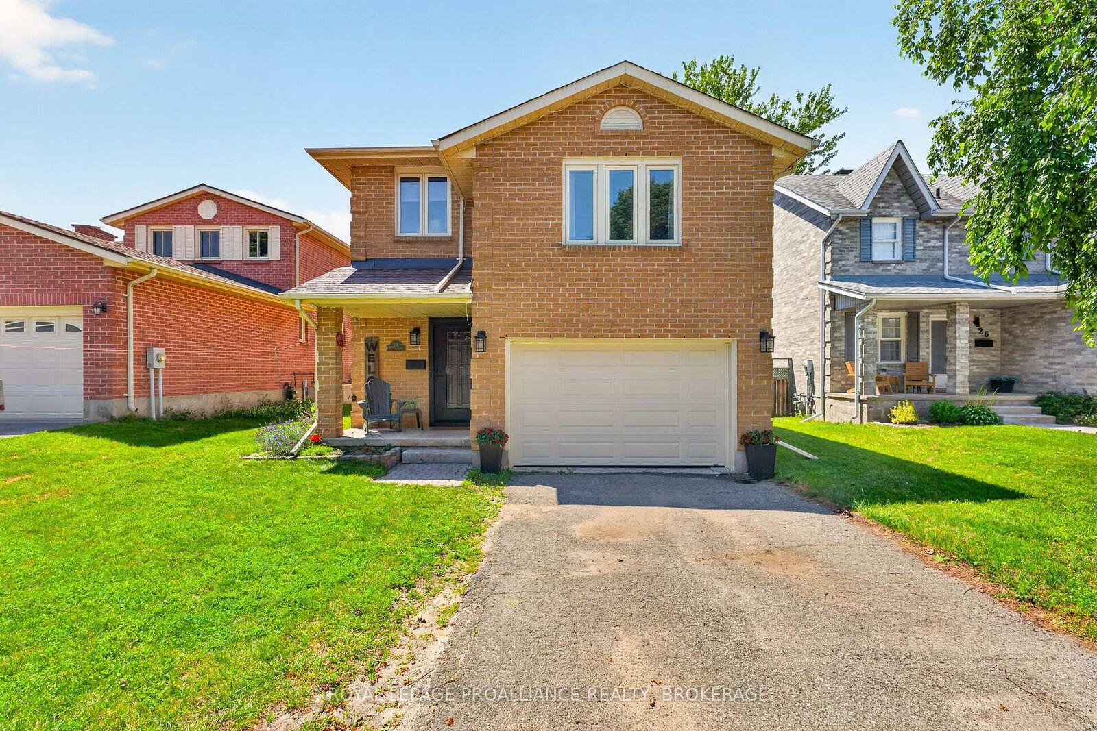 Property Photo: 24 Balmoral Court ON K7M 7T1