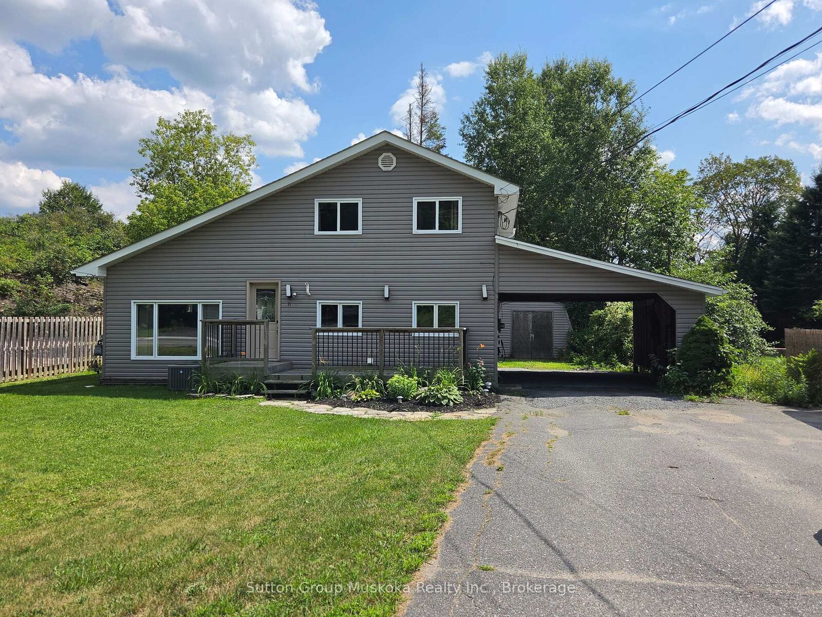 Photo de la propriété:  11 West Road  ON P1H 1L1 