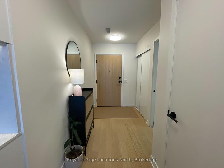 Photo de la propriété: 31 Huron Street 204 ON L9Y 5T7