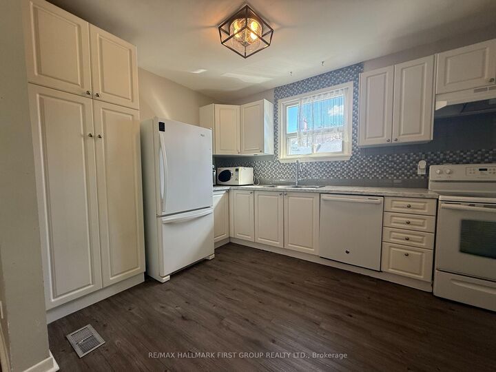 Property Photo:  68 Tulloch Drive  ON L1S 2S5 