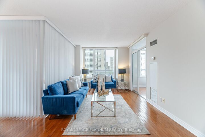 Property Photo: 156 Enfield Place 703 ON L5B 4L8