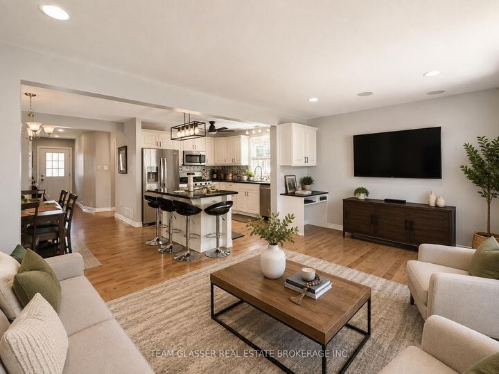 Property Photo: 400 Skyline Avenue 26 ON N5X 0B3