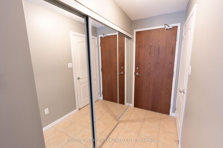 Property Photo: 2772 Keele Street 711 ON M3M 0A3