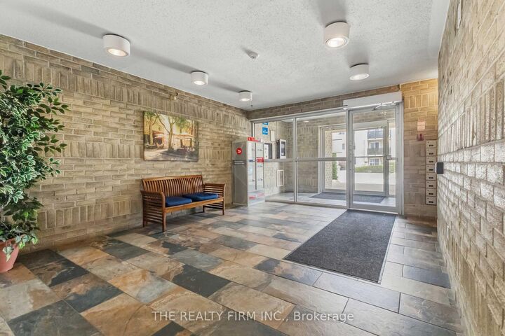 Photo de la propriété:  733 Deveron Crescent 210  ON N5Z 4X7 