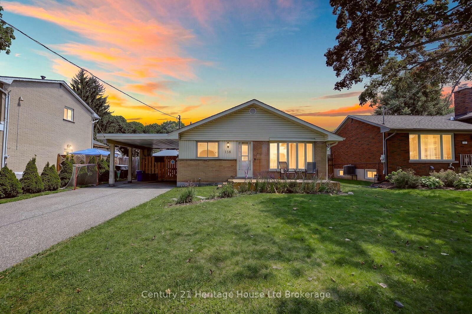Property Photo: 138 Lyndale Crescent ON N4S 7S9