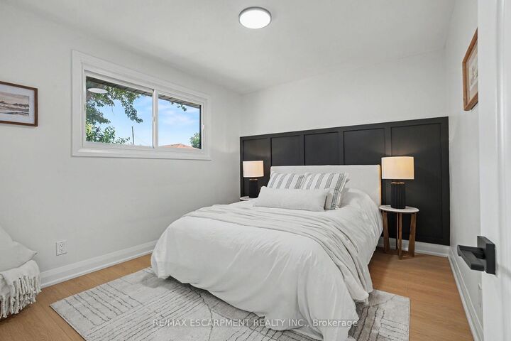 Property Photo:  311 East 14th Street  ON L9A 4C1 