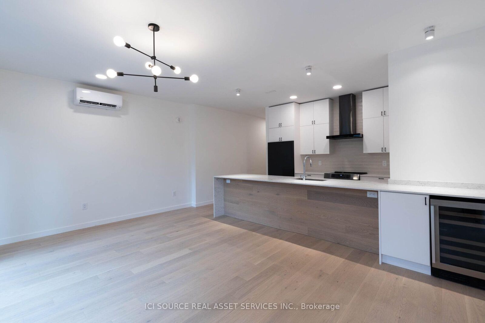 Property Photo: 60 Jones Avenue C ON M4M 2Z8