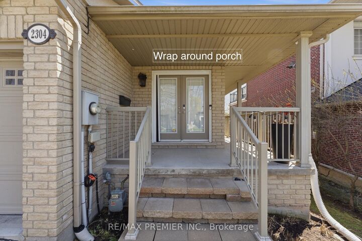 Property Photo: 2304 Sovereign Street ON L6L 1L6