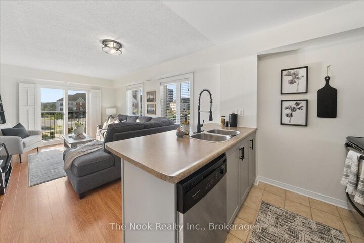 Photo de la propriété: 106 Aspen Springs Drive 301 ON L1C 5N6