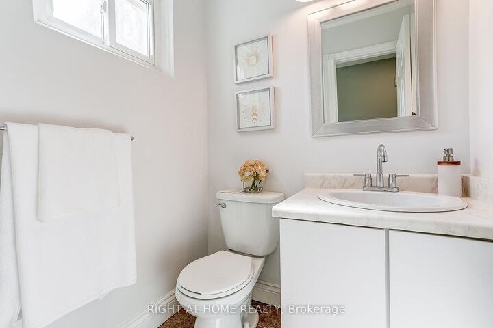 Property Photo: 2120 Rathburn Road E 55 ON L4W 2S8