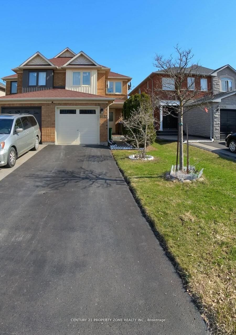 Property Photo: 3822 Spicewood Way ON L5N 7W7