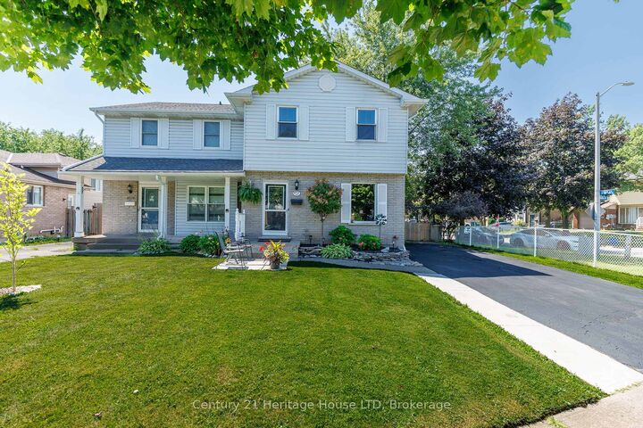 Property Photo:  6477 Malibu Drive  ON L2H 2W4 