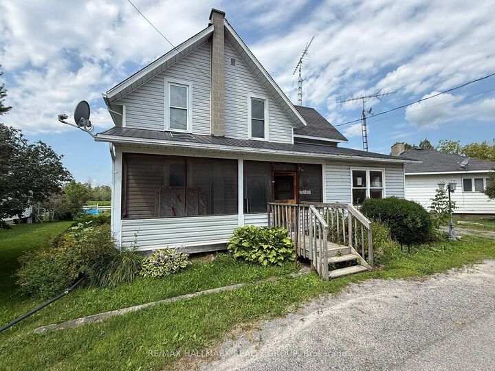 12 Circle Drive S — photo 1