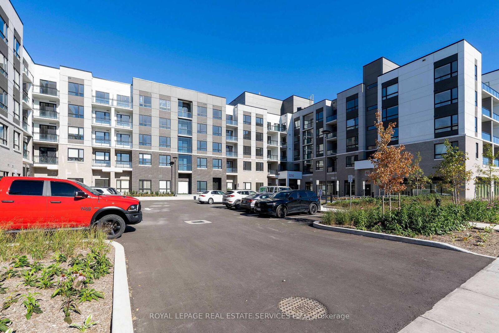 Property Photo: 3250 Carding Mill Trail 333 ON L6M 5T3