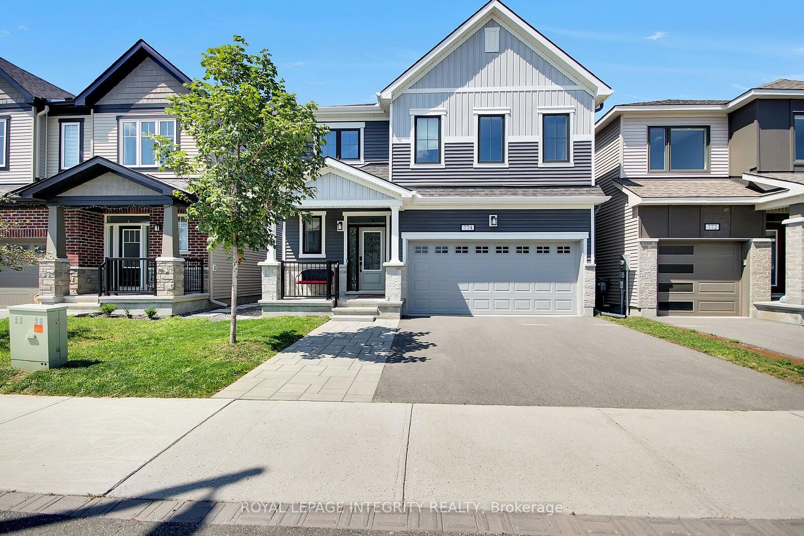 Property Photo: 774 Derreen Avenue ON K2S 2Z1