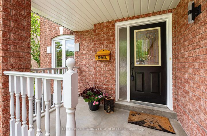 Property Photo: 822 Surin Court ON L3Y 8R4