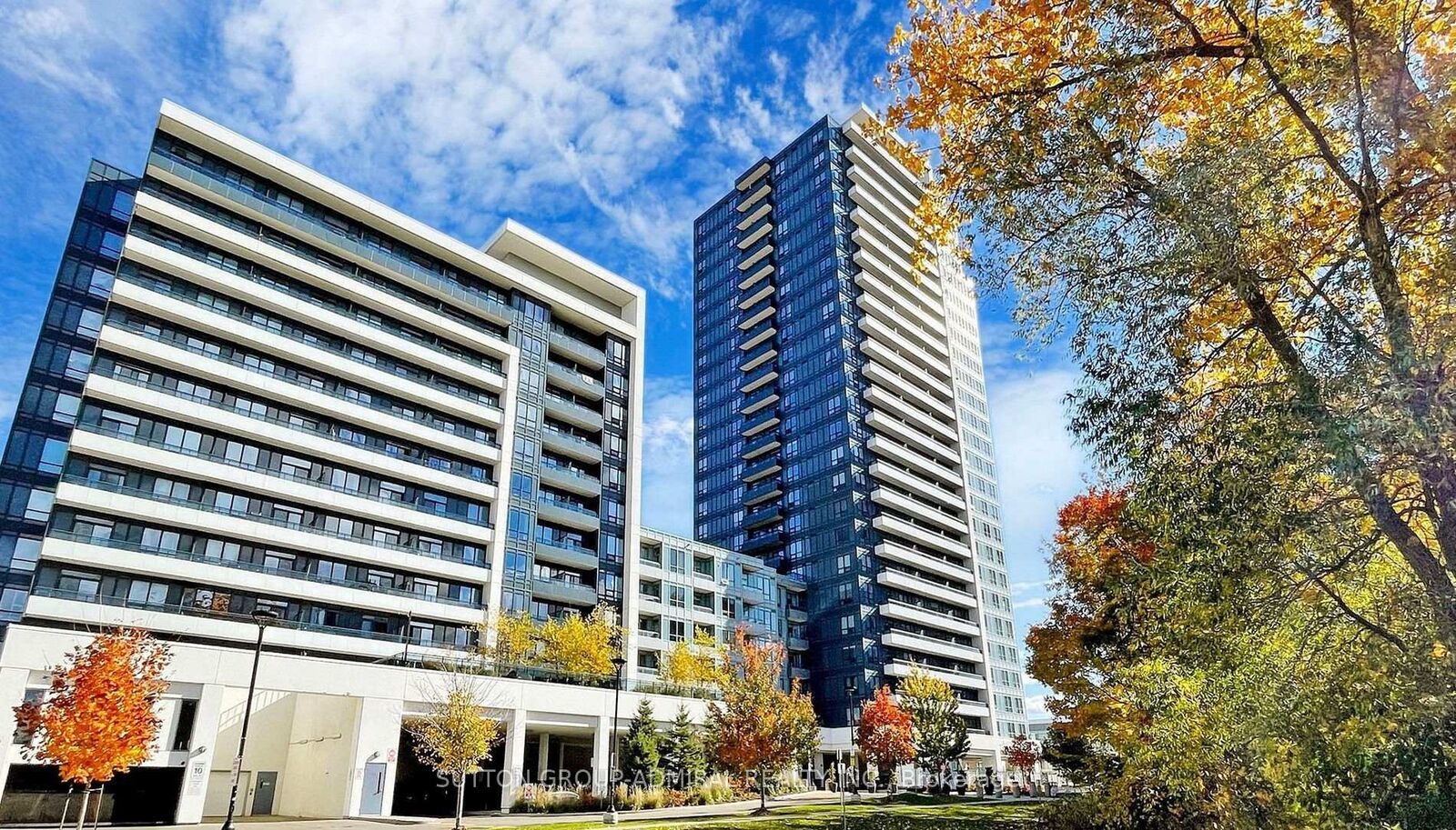 Property Photo: 7890 Bathurst Street 1703 ON L4J 0J8