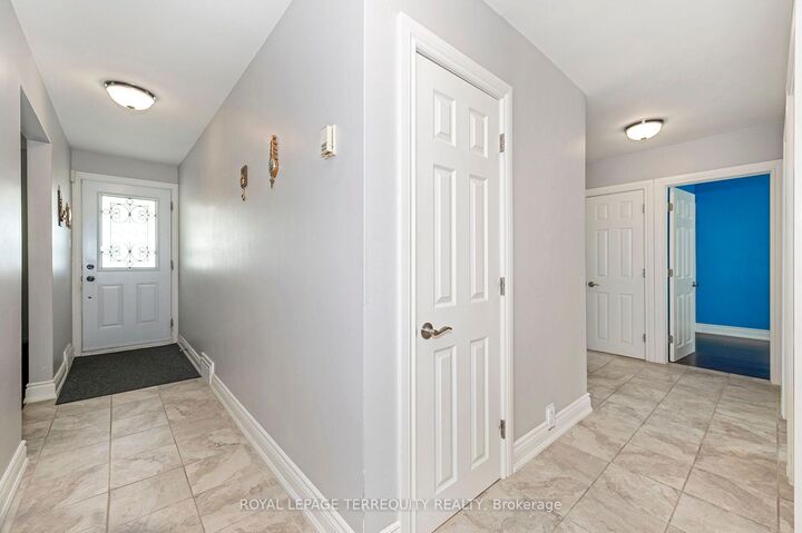 Property Photo: 19 Battersea Crescent ON M6L 1G7