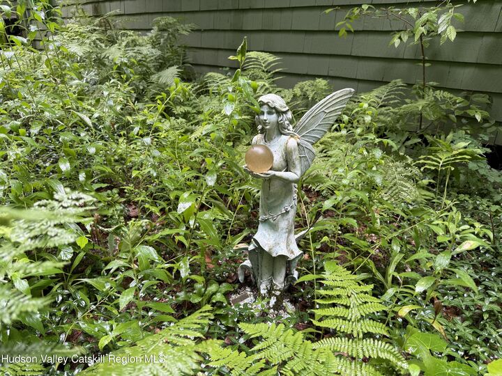 Property Photo:  185 Colony  NY 12406 
