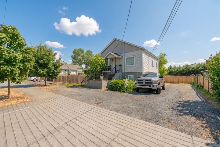 Property Photo: 121 Harewood Rd BC V9R 2Y7